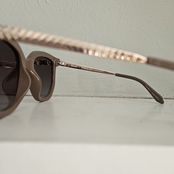 NWOT Quay Coffee Run Sunglasses - Picture 4 of 8